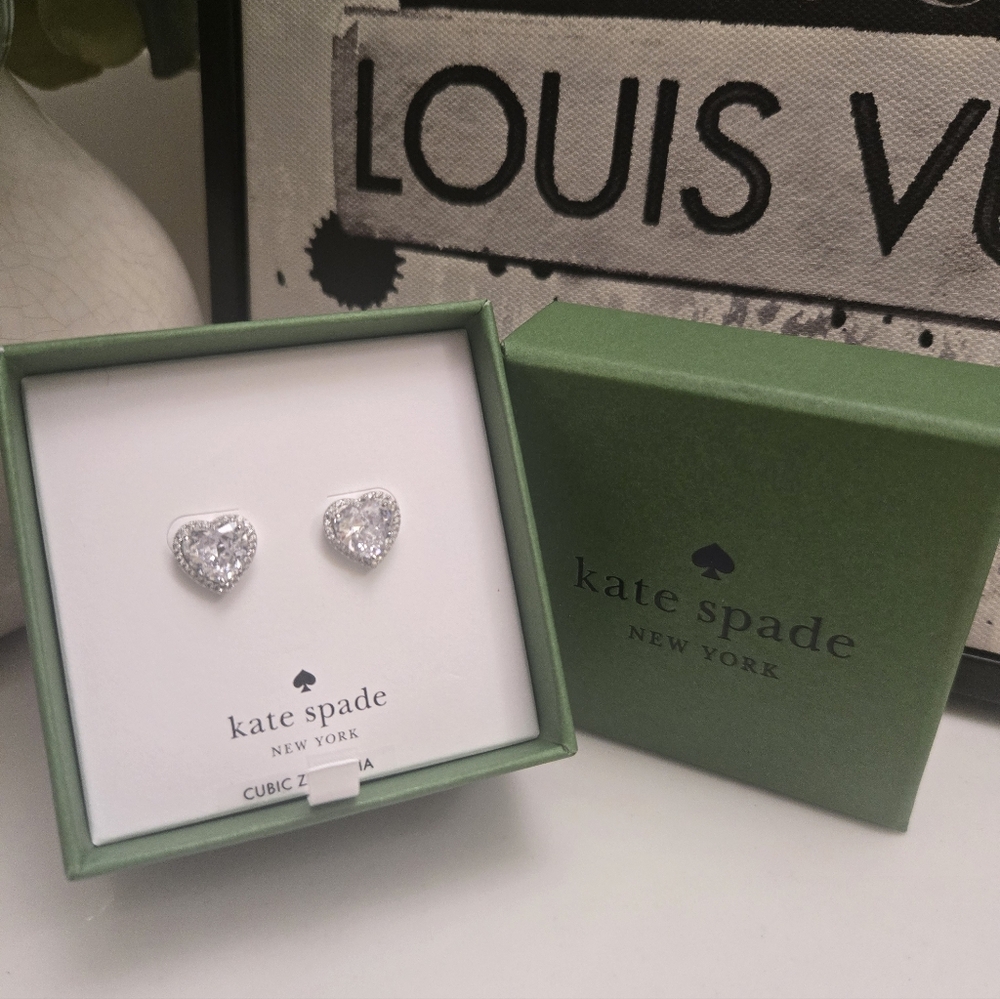 ❌️SOLD❌️Kate Spade Silver Tone Heart Stud Earrings
